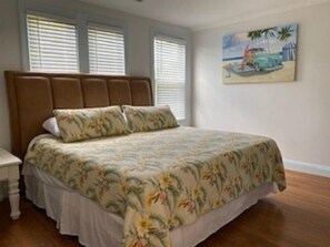 Single Room, 1 King Bed, Third floor | Decoración personalizada, muebles diferentes y wifi gratis