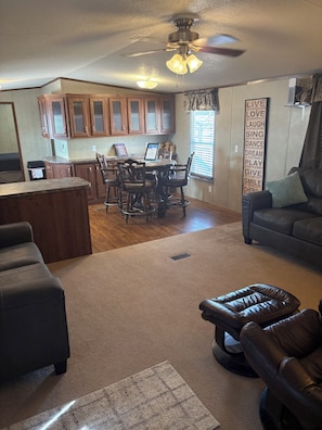 Smart TV, music library - Just Dune It - West (Waynoka)