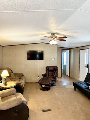 Smart TV, music library