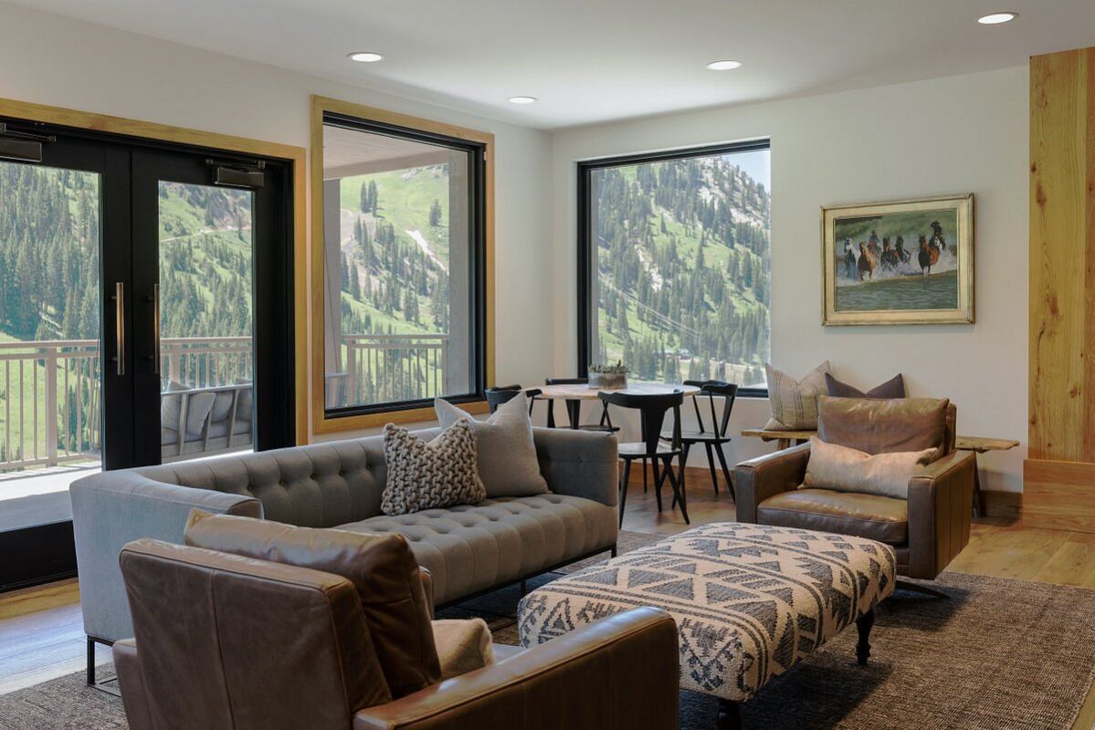 Look No More! 3 Comfortable Units, Onsite Spa, Outdoor Pool, Near Chad's Gap