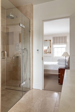 Towels - Donne Place by onefinestay (London)