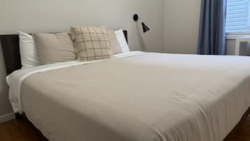 3 bedrooms, desk, iron/ironing board, free WiFi