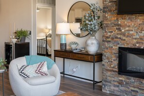 Smart TV, chimenea y reproductor de DVD 