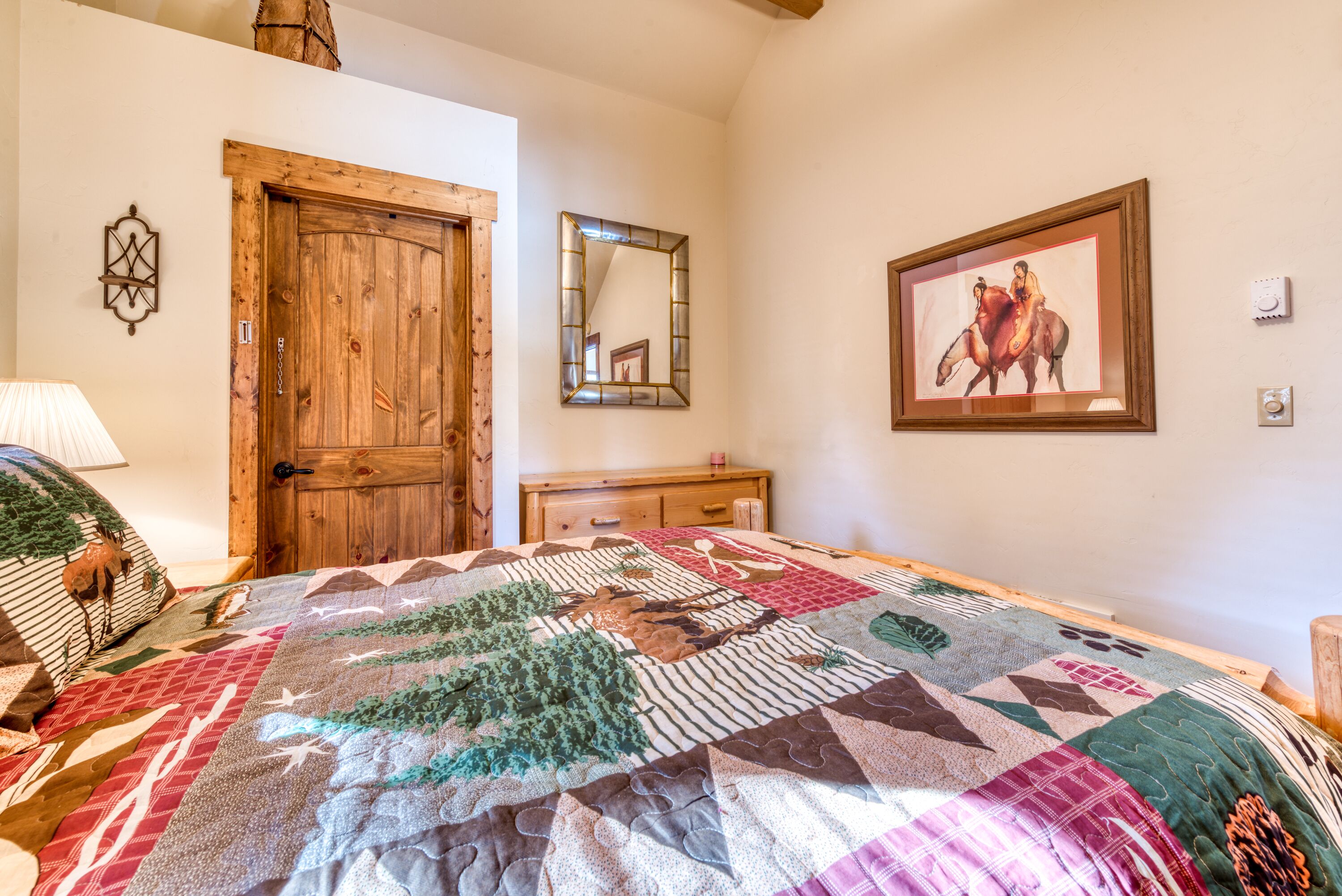 Riverfront, Cozy Cabin, Mountain Views, 2bed 2bath