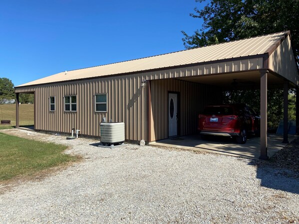 Exterior - Love Shack (Paragould)