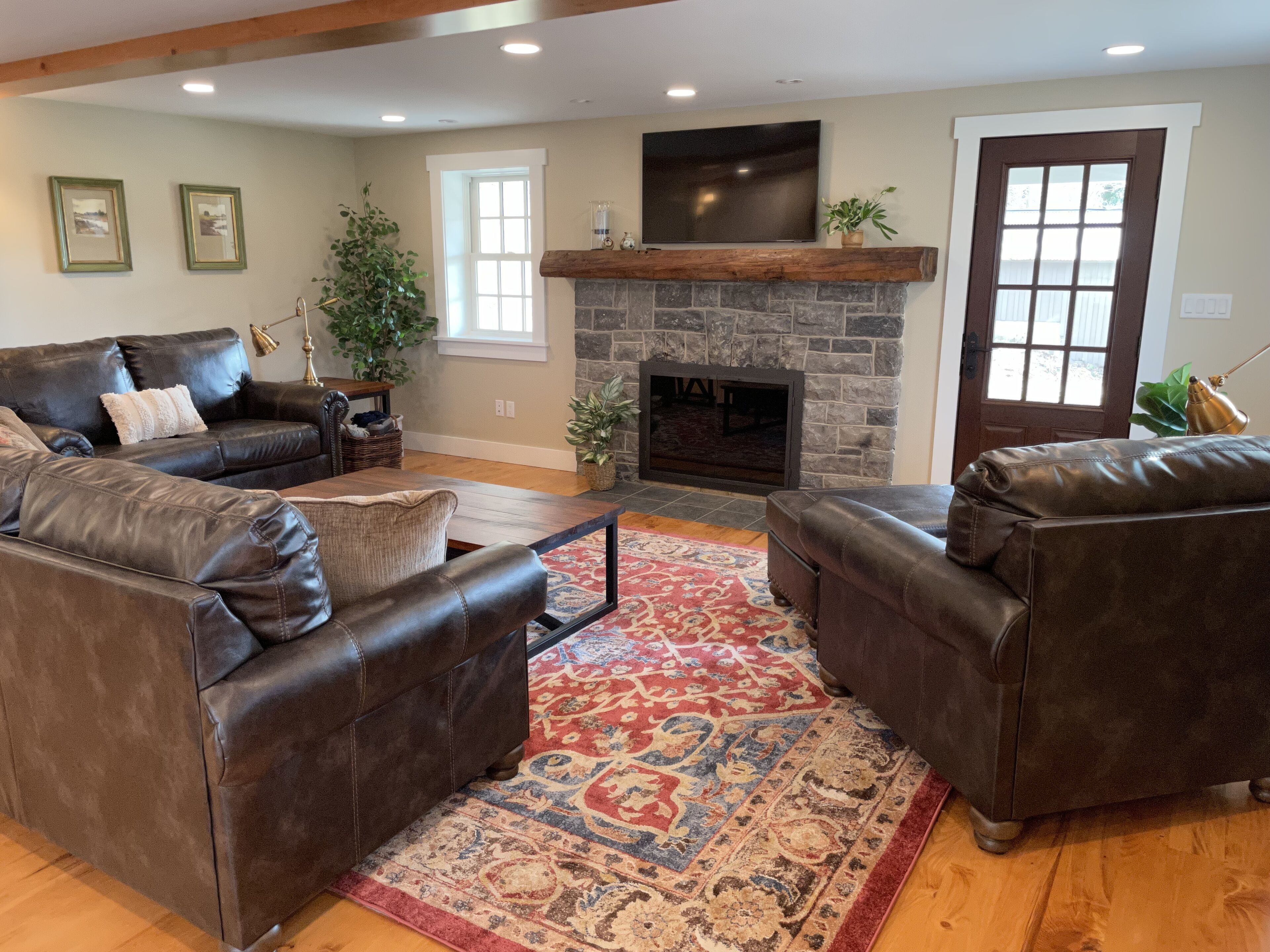 Charming newly-renovated historic log house near PSU and Spruce Creek