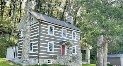 Charming newly-renovated historic log house near PSU and Spruce Creek