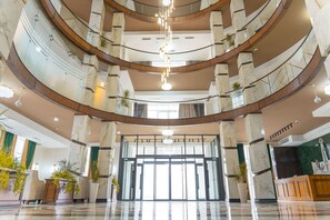 Lobby - Ramada By Wyndham Turkistan (Turkestan)