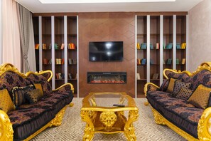 Minibar, escritorio, wifi gratis y ropa de cama