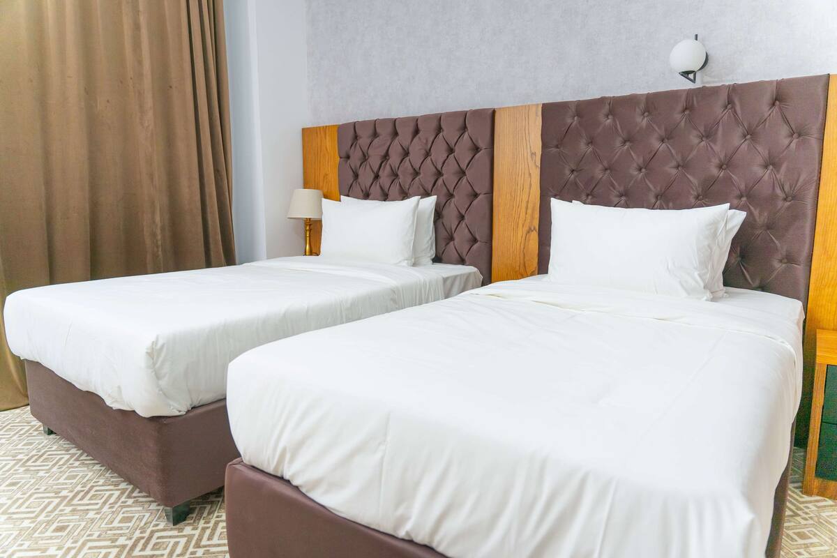 Chambre Standard, 2 lits une place, fumeur