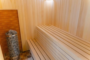 Minibar, desk, free WiFi, bed sheets