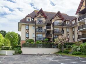 Exterior - Le Clos Mathilde by Interhome (Cabourg)