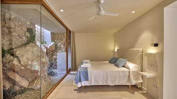 (2) Deluxe Suite with Sea View "Roca" | Äänieristys, silitysrauta/-lauta, ilmainen Wi-Fi, vuodevaatteet