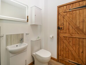 Cottage | Badkamer | Een douche