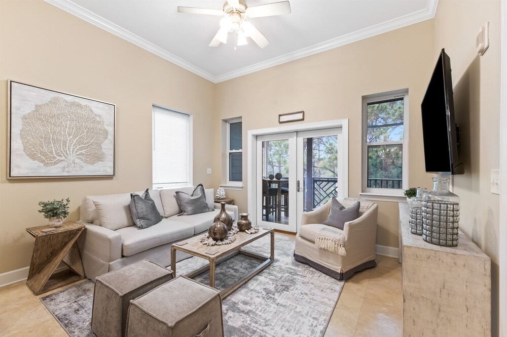 GOLF CART INCLUDED! Easy Walk to Beach! Top Floor Corner Unit Seagrove