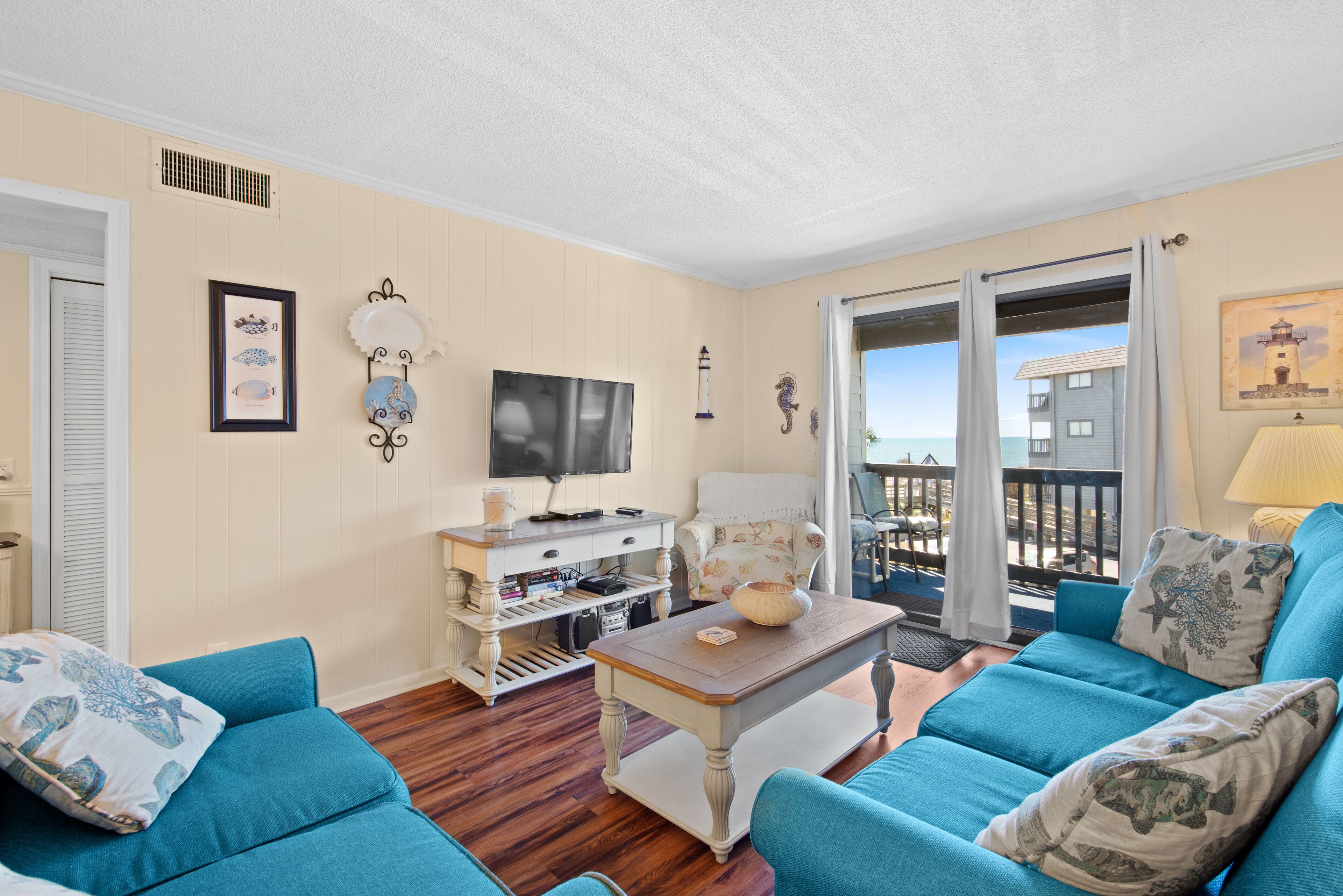 Sea Cabins 230- Oceanfront Condo with Fishing Pier