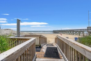 On the beach - Sea Cabins 230- Oceanfront Condo (North Myrtle Beach)