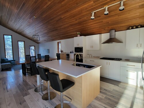 Cheerful Cabin in Birds Hill