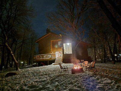 Cheerful Cabin in Birds Hill