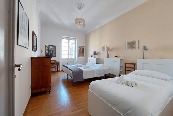 2 habitaciones, tabla de planchar con plancha y wifi gratis 
