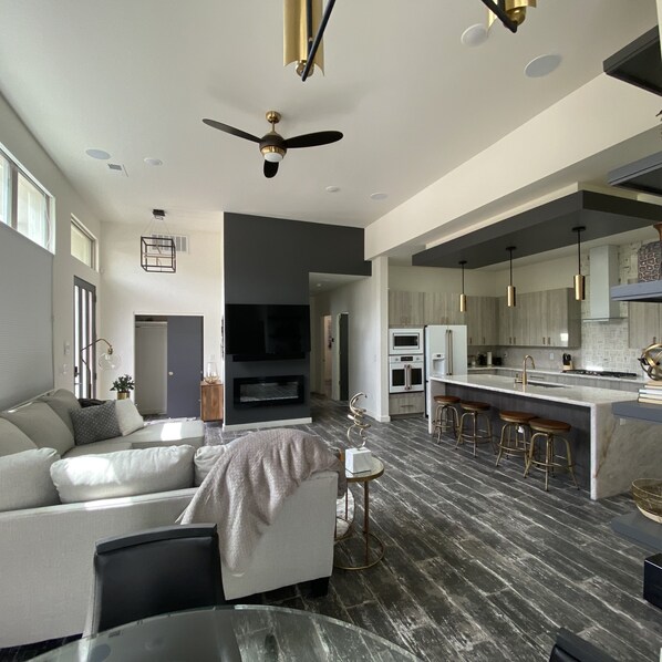 TV connectée, cheminée