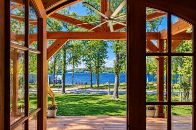 Stargazer Waterfront Luxe Retreat ✨Sand Beach 🎣Awesome Fishing🔥Campfires🛶Kayaks