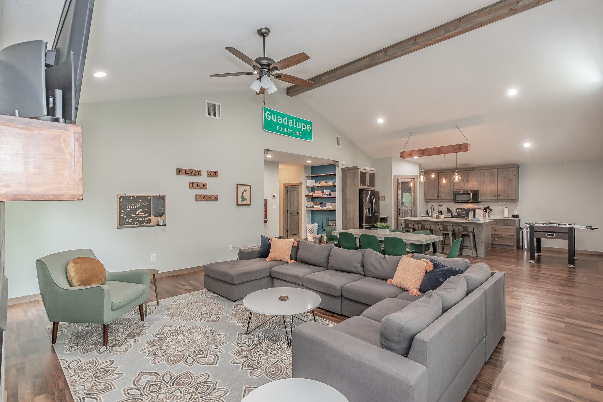 LUXURY LAKE HOUSE GETAWAY-FISH/KAYAK/FIRES/STARGAZING/Sleeps13⭐️⭐️⭐️⭐️⭐️