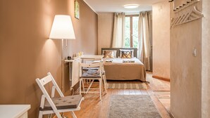 Business Apartment | In-room dining - Luxury Suites Antwerpen City (Antwerp)