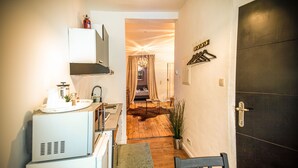 Classic Apartment | Private kitchen - Luxury Suites Antwerpen City (Antwerp)