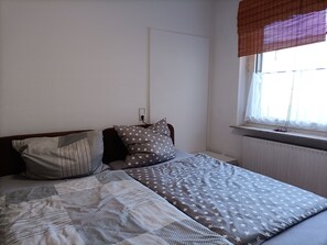 1 chambre, bureau, Wi-Fi gratuit, draps fournis