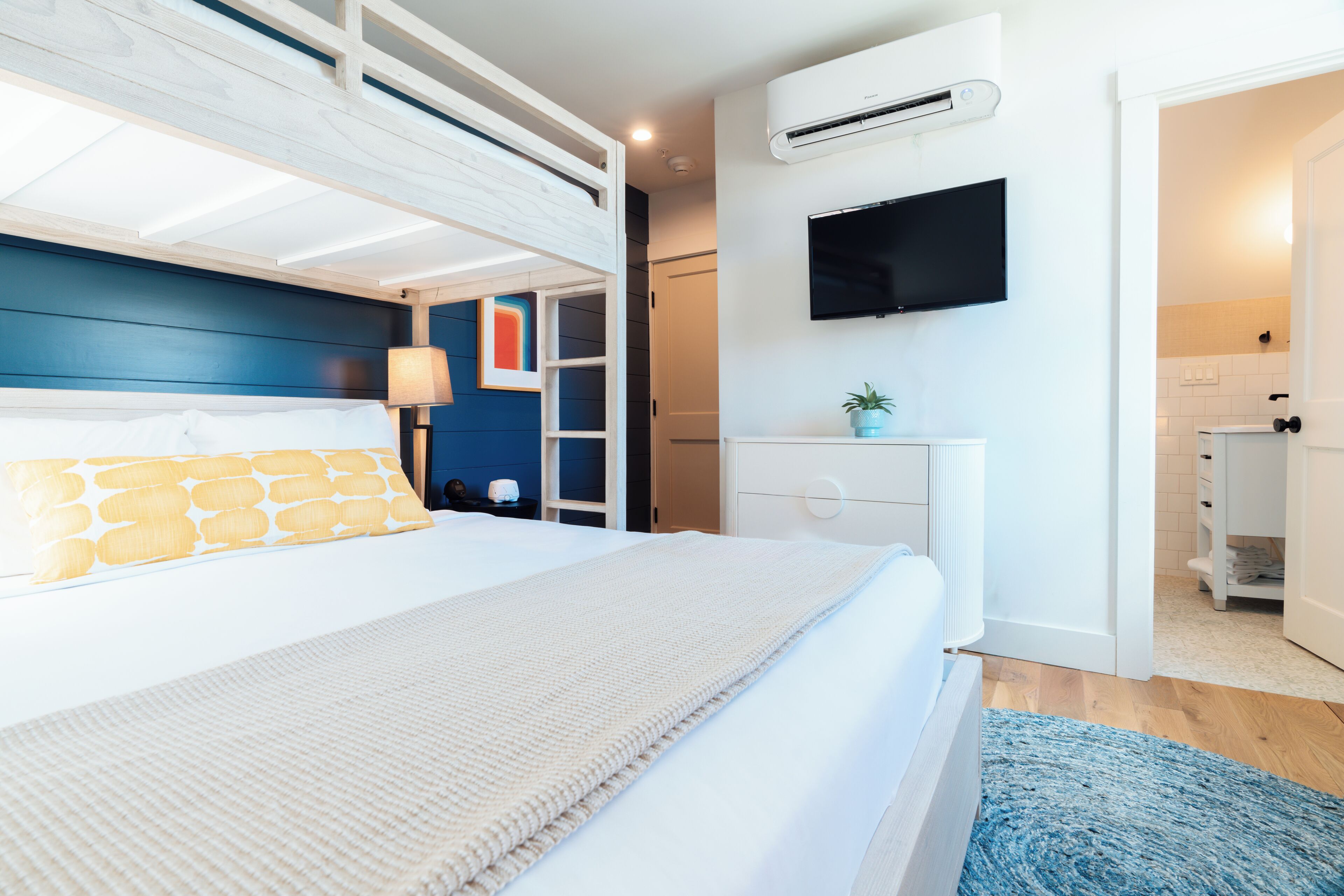 luxury room | premium bedding, free wifi, bed sheets