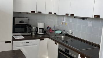 Mikrowelle, Ofen, Herdplatte, GeschirrspĂŒler