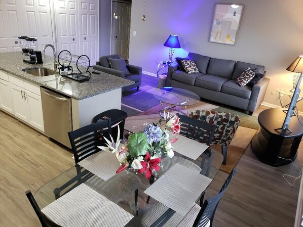 Téléviseur connecté, haut-parleurs intelligents