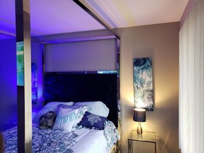 2 chambres, bureau, fer et planche à repasser, accès au Wi-Fi (inclus)