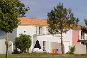 Front of property - Résidence Madame Vacances Les Maisons de Fontenelles (L'Aiguillon-sur-Vie)