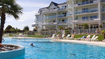 Seasonal outdoor pool