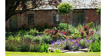 Leuchie Walled Garden Luxury mid-Century holiday home that sleeps 12,