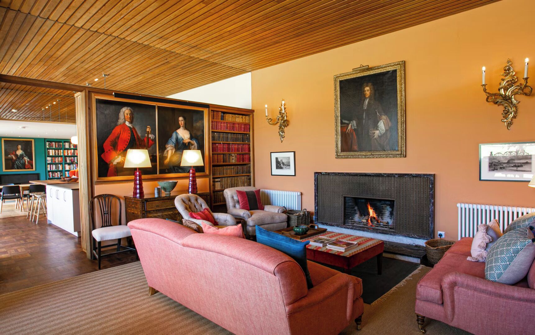 Smart TV, fireplace, ping pong, books