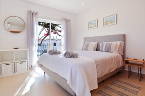2 habitaciones, cuna de viaje, wifi gratis y ropa de cama 