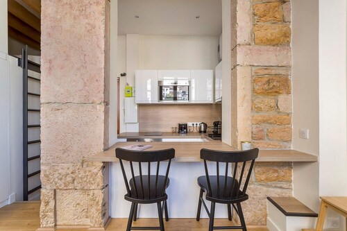 Bright and cozy studio in an arty neighborhood