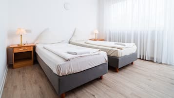 Doppel- oder Zweibettzimmer | Kostenloses WLAN, Bettwäsche