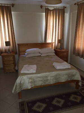 4 chambres, fer et planche à repasser, lit parapluie, Wi-Fi gratuit