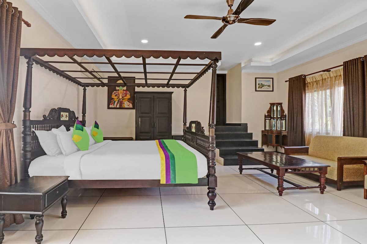 Premium Double Room | Desk, iron/ironing board (on request)