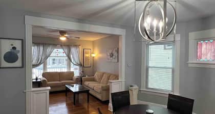 Beautiful furnished 2 bdr great location Elmwood
