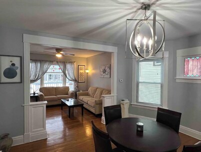 Beautiful furnished 2 bdr great location Elmwood