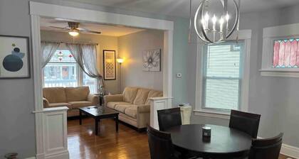 Beautiful furnished 2 bdr great location Elmwood