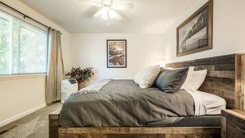 3 bedrooms, iron/ironing board, free WiFi, bed sheets