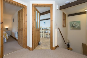 Cottage | 3 bedrooms, individually decorated, individually furnished, free WiFi