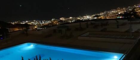 Et oppvarmet basseng