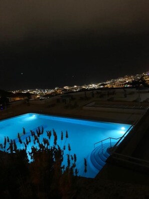 Een verwarmd zwembad